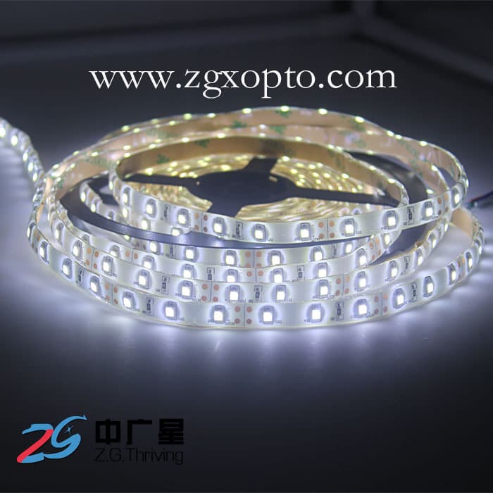 Cuttable Flexible SMD3528 LED strip cool white